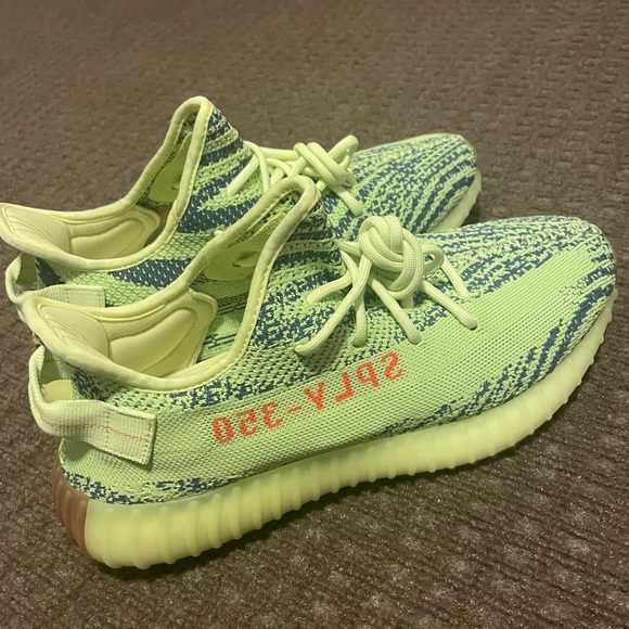 Yeezys 350 frozen yellow main image 7